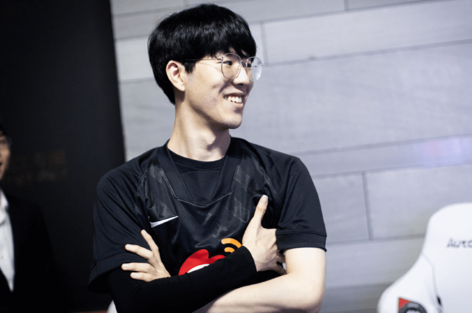 AYX SPORTS官方网站Doinb巅峰对决，Scout与30激战掘金分钟，势不可挡胜负难料！(doinb scout)